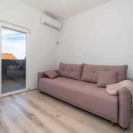 1 Bedroom Cozy In *